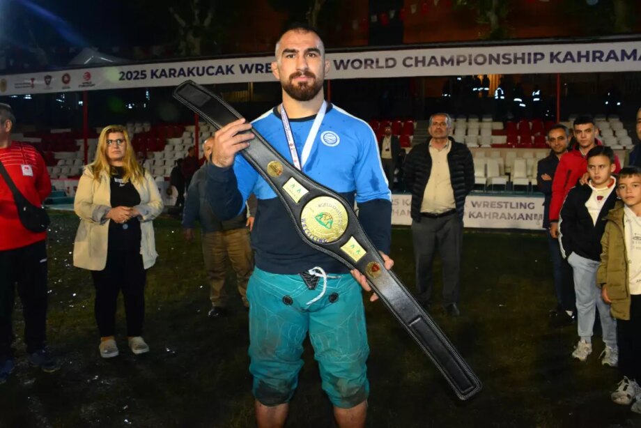1’inci Dünya Karakucak Şampiyonası’nın başpehlivanı Feyzullah Aktürk oldu 1inci dunya karakucak sampiyonasinin baspehlivani feyzullah akturk oldu gBQIa6OV.jpg