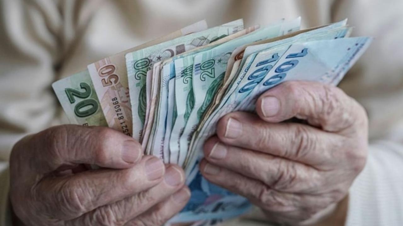 Başvurmayanların emekli maaşı %5 DAHA AZ YATIYOR! Parasından eksiliyor
