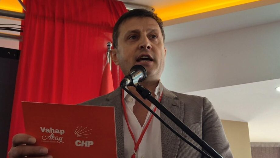 chpnin il kongresinde buyuk kriz belediye baskani kovun beni partiden diyerek gitti nNy3RflM.jpg