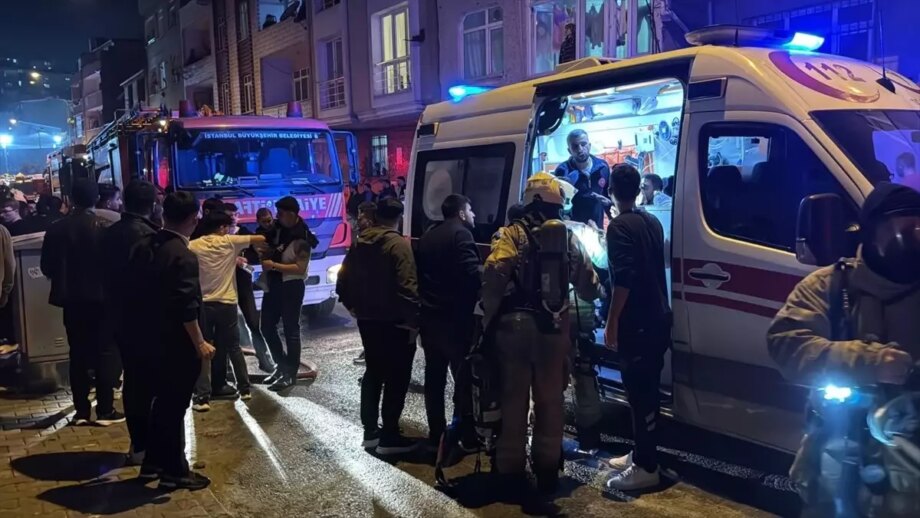 Esenler’de Yangın: 15 Kişi Hastaneye Kaldırıldı esenlerde yangin 15 kisi hastaneye kaldirildi Vck81yvz.jpg