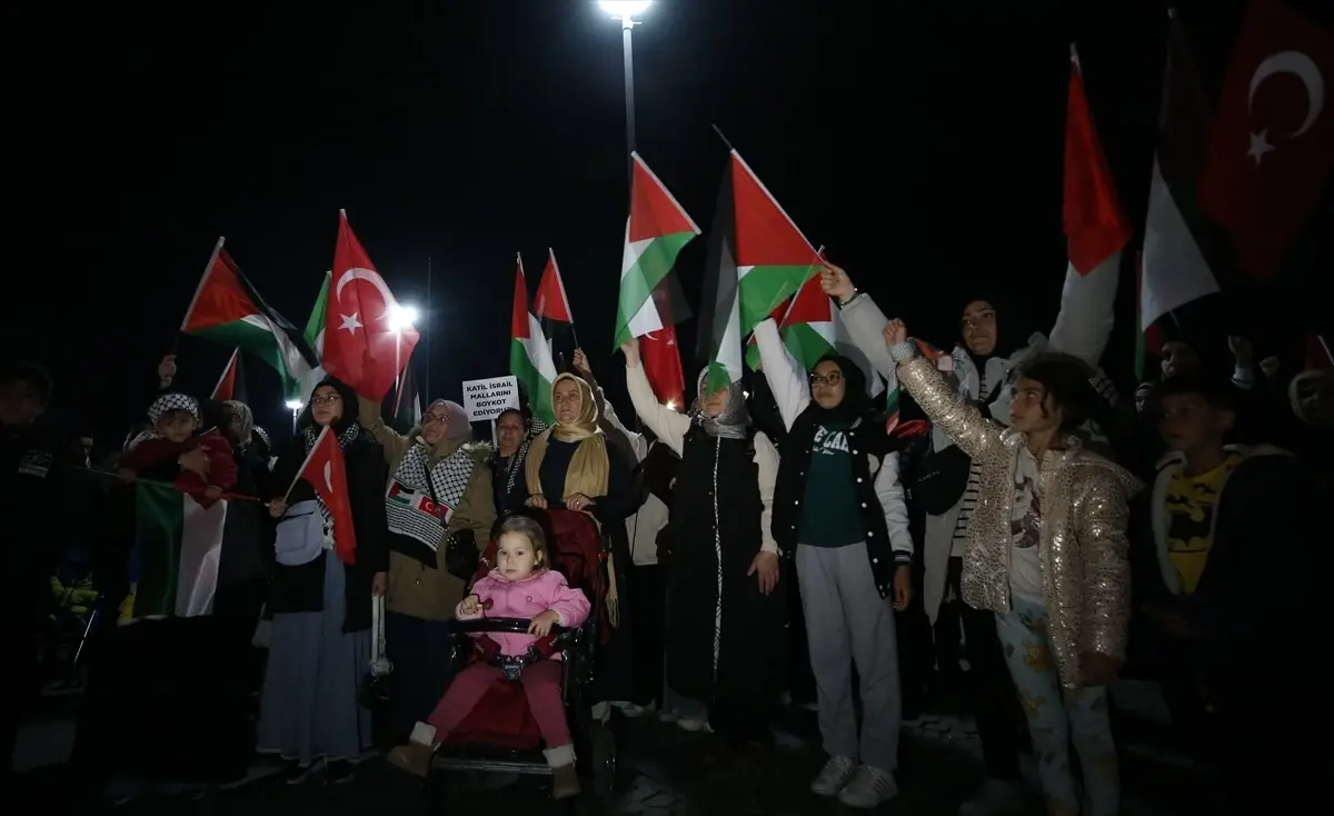 İsrail Saldırılarına Karşı Bursa ve Çanakkale’de Protesto