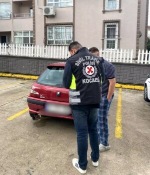 kocaelide dugun konvoyunda gurultu yapan surucuye 10 bin tl ceza NKtkmsIt.jpg