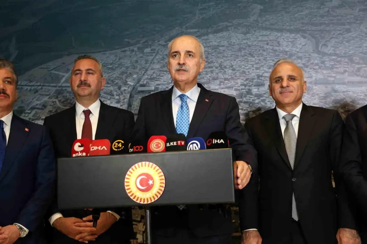 Kurtulmuş: Komisyon Anayasa Değiştirmiyor kurtulmus komisyon anayasa degistirmiyor LuQ2xq23.jpg