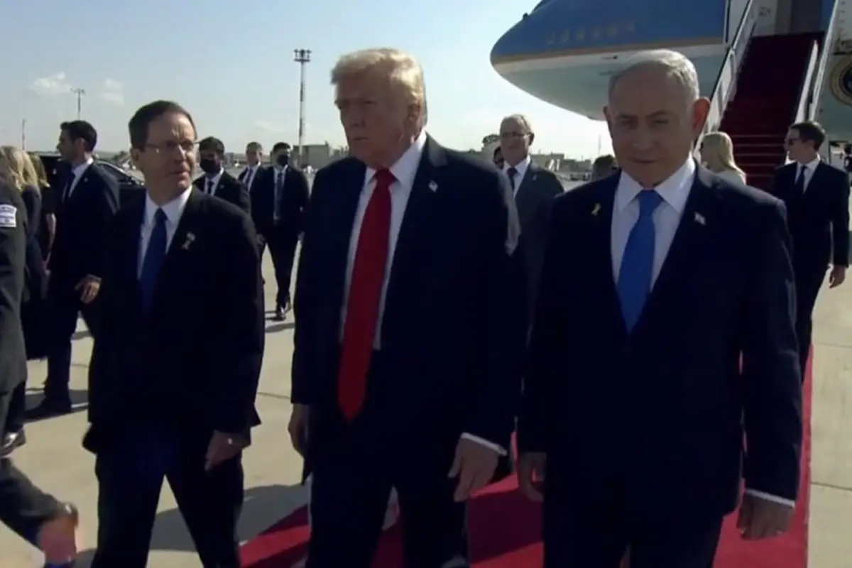 Trump, İsrail’de! İlk sözleri “Gazze’ye gitmekten gurur duyarım” oldu trump israilde ilk sozleri gazzeye gitmekten gurur duyarim oldu 4wTKpbJf.jpg