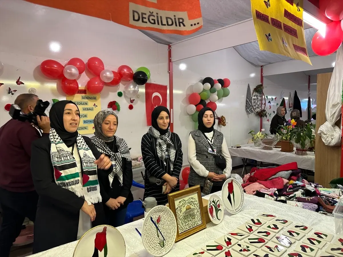 kahtada filistin icin kermes duzenlendi eFwS39E9.jpg