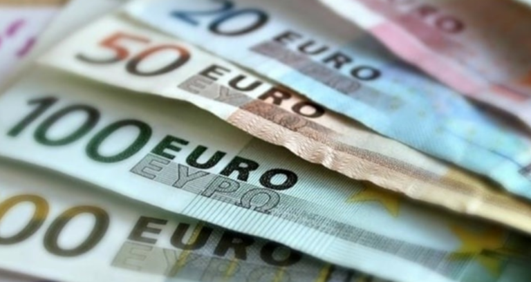 euro-bolgesinde-sirket-kredileri-martta-hiz-kazandi-Nbpbu2xr