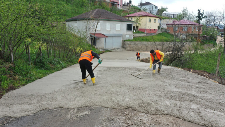 orduda-beton-yol-calismalari-suruyor-AXTLL459