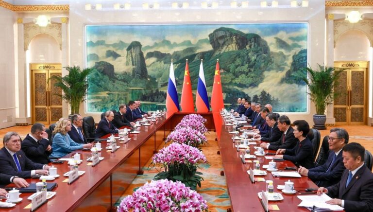 rusya-devlet-baskani-putin-cinde-resmi-torenle-karsilandi-3xPLkZ4G