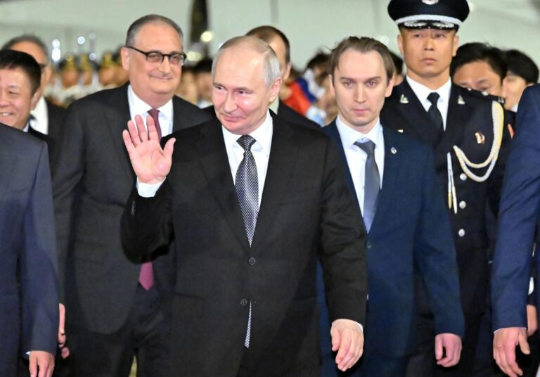 rusya-devlet-baskani-putin-resmi-ziyaret-icin-cinde-xHuwzMR3